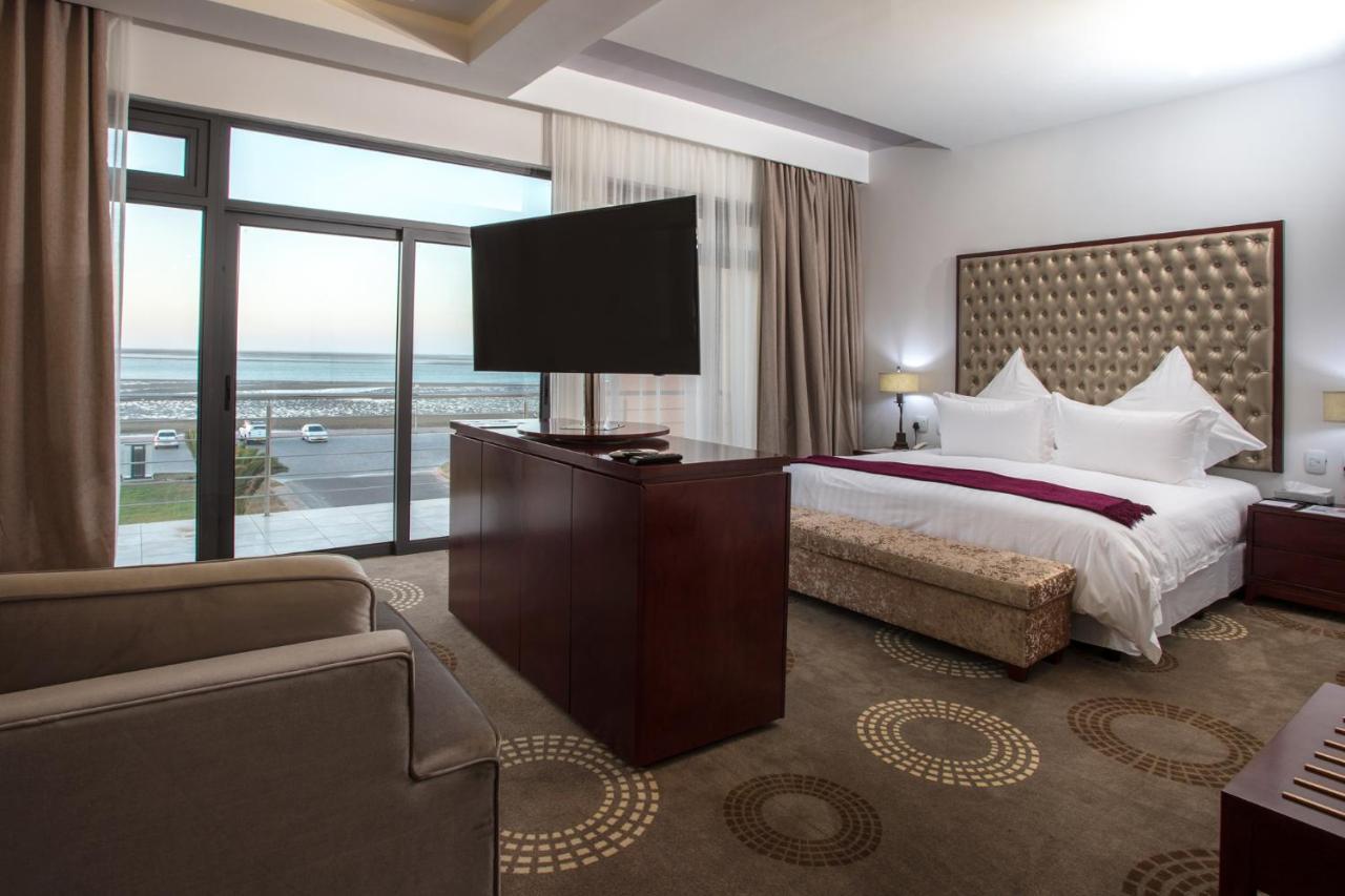 Flamingo Villas Boutique Hotel Walvis Bay Exterior photo
