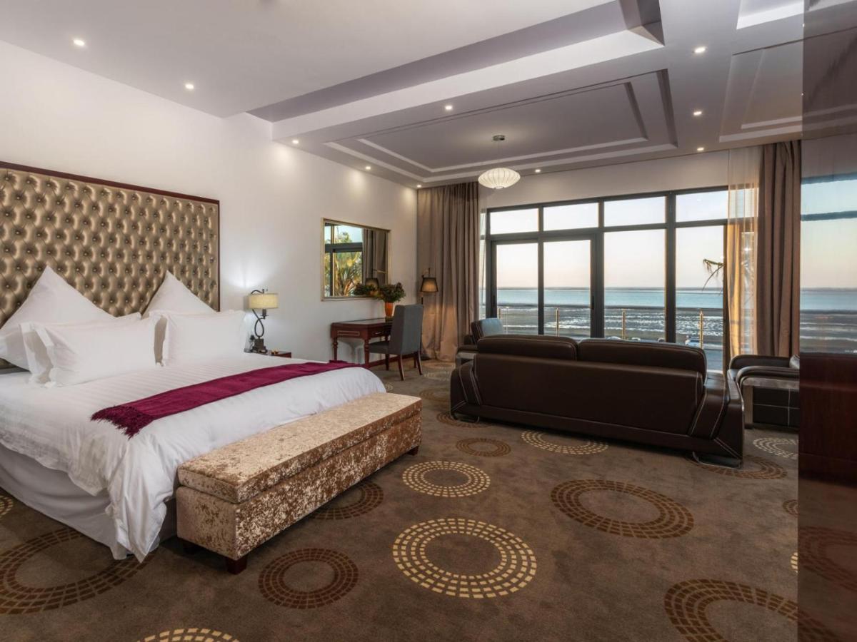 Flamingo Villas Boutique Hotel Walvis Bay Exterior photo